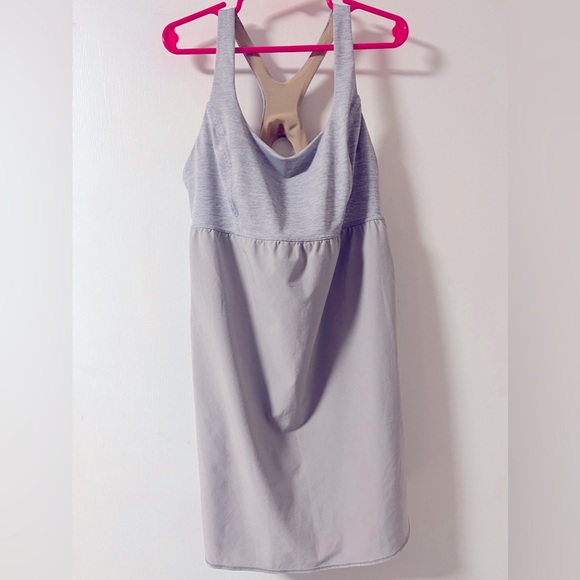 LULULEMON SIZE 6 Venus Tank light gray with built in bra! EUC! No flaws! - Picture 1 of 5